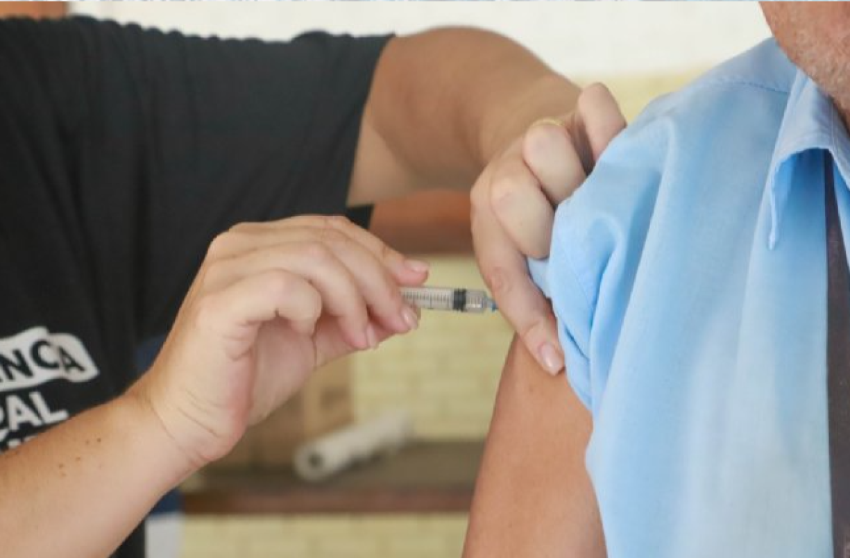 Procura por reforço da vacina bivalente contra a Covid-19 está baixa em São Sebastião